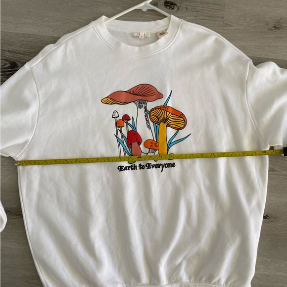 LEVI’S Melrose Mushroom Graphic Crewneck Sweatshirt Size: M. NWT - Picture 8 of 11